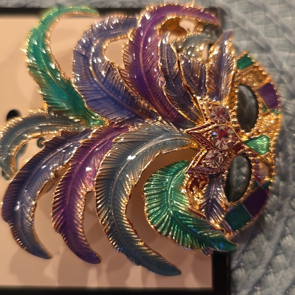 NAPIER BRAND BEAUTIFUL MASCARADE MASK FASHION JEWELRY PIN BROOCH